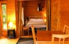 poachers cabin boduan bedroom