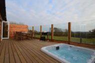 Old Spot log cabin, Westward Ho, North Devon hot tub